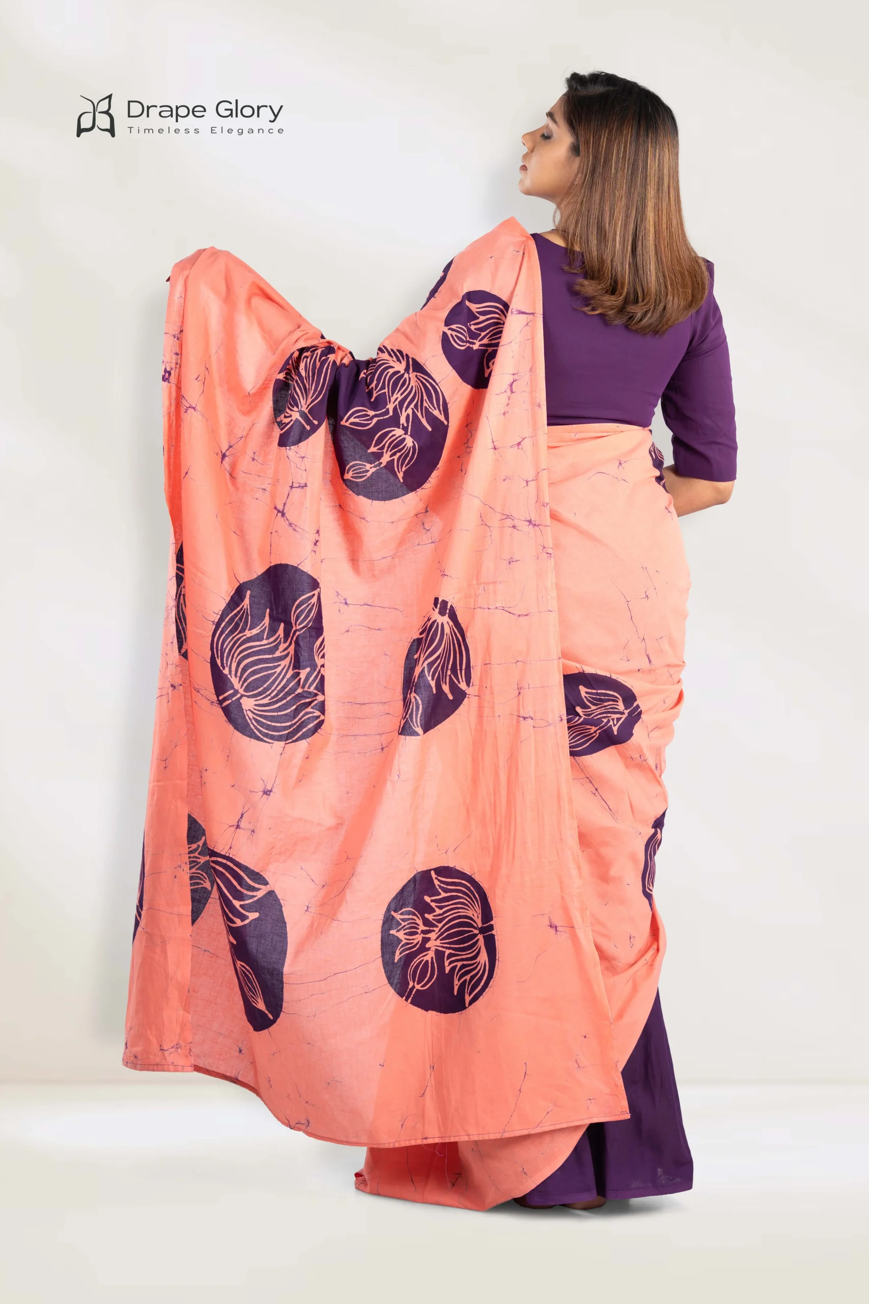 “Lotus Bloom” Two Colour Batik Saree – 260031BFW - Image 3