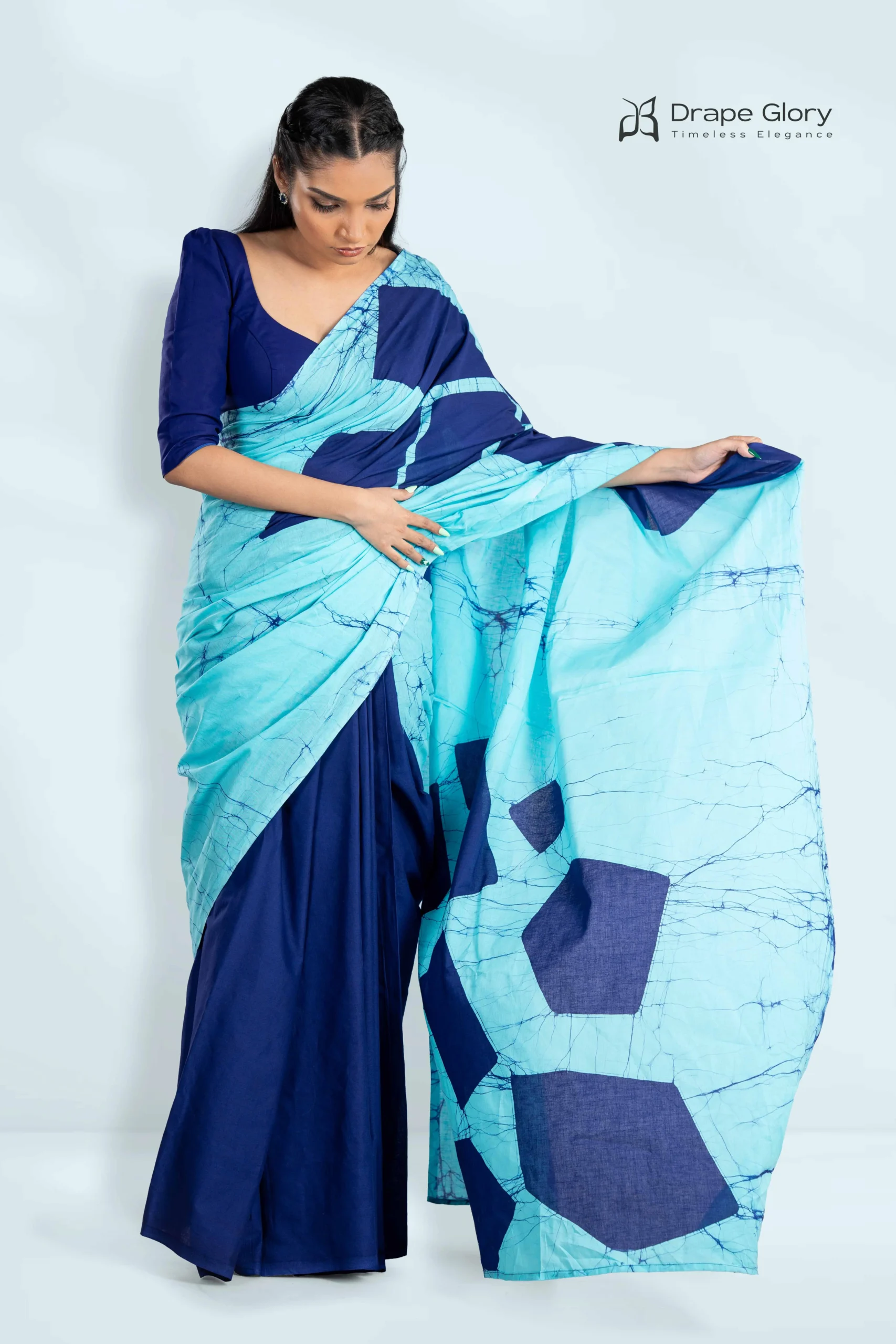 “Aqua Mosaic” Two Colour Batik Saree – 260038BFW - Image 2