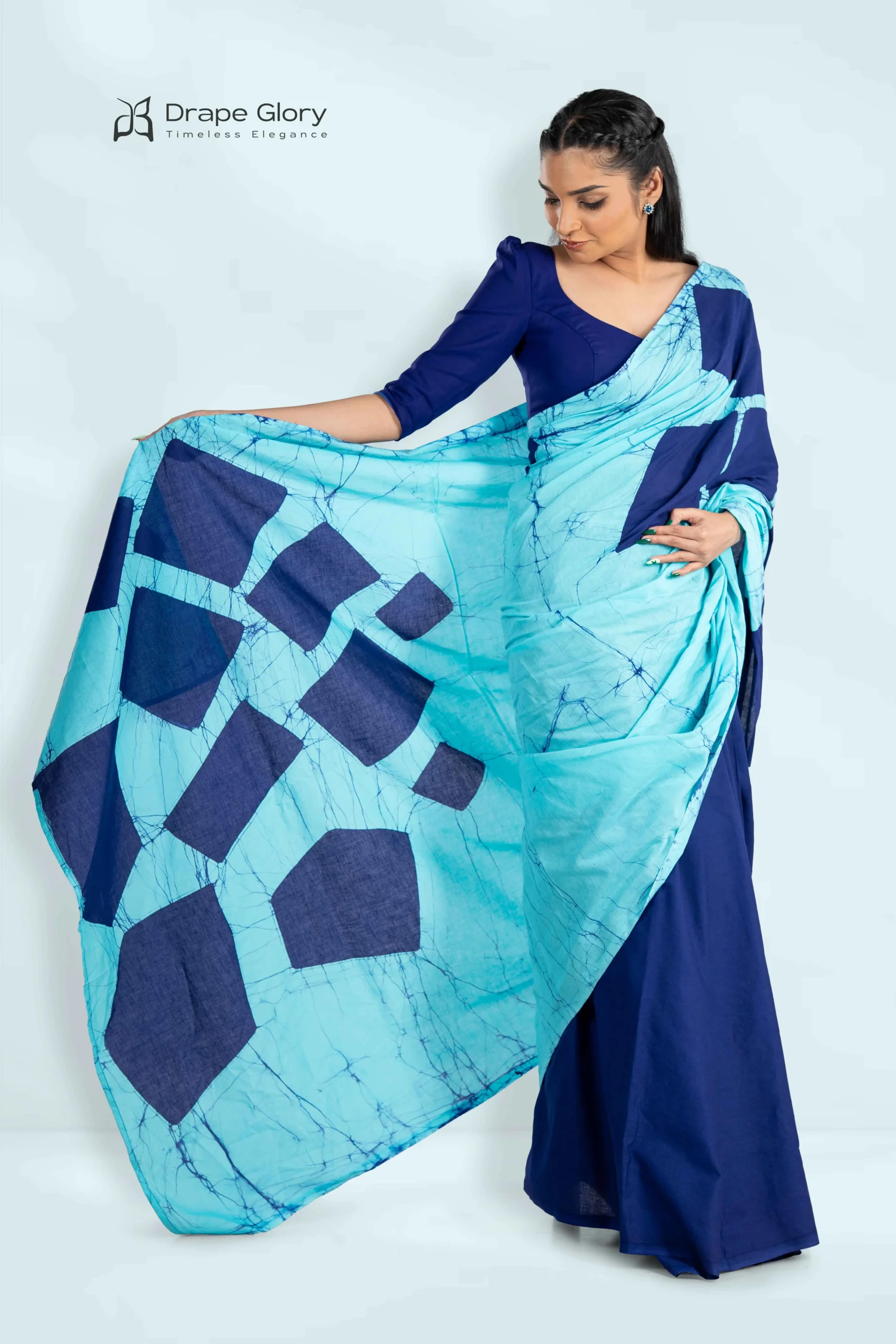 “Aqua Mosaic” Two Colour Batik Saree – 260038BFW - Image 4